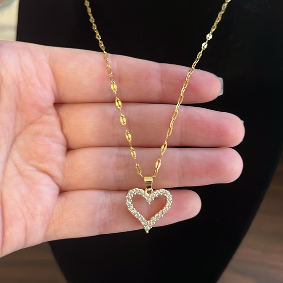 Gold Plated stainless steel heart pendant necklace - Picture 2 of 2